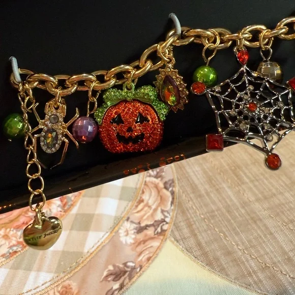 NEW Betsey Johnson Halloween  CHARM BRACELET (Spider, Pumpkin, Spiderweb, Candy) - Picture 11 of 13